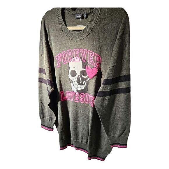 TORRID LOVESICK Plus Size Warm Crew Neck Skull Heart Graphic Sweater 3X - Picture 9 of 16